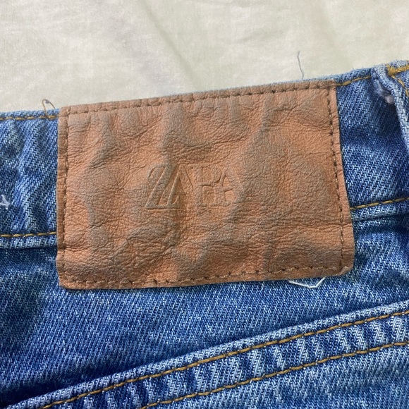 Medium Wash Blue Zara Mom Jeans High Rise - Picture 7 of 7